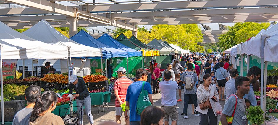 De Anza College Farmers' Market