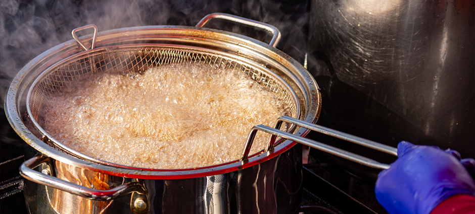 A fryer cooking at the Ching's Turo Turo stall